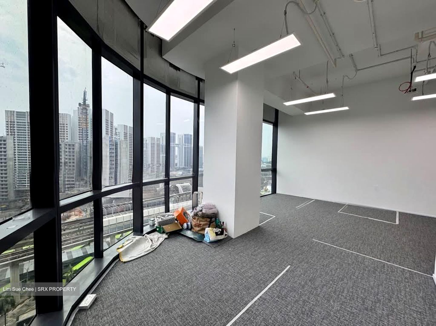 Woods Square (D25), Office #595633611
